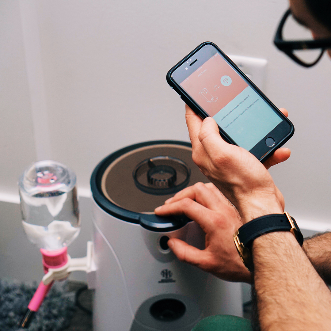 智能 WiFi 宠物喂食器